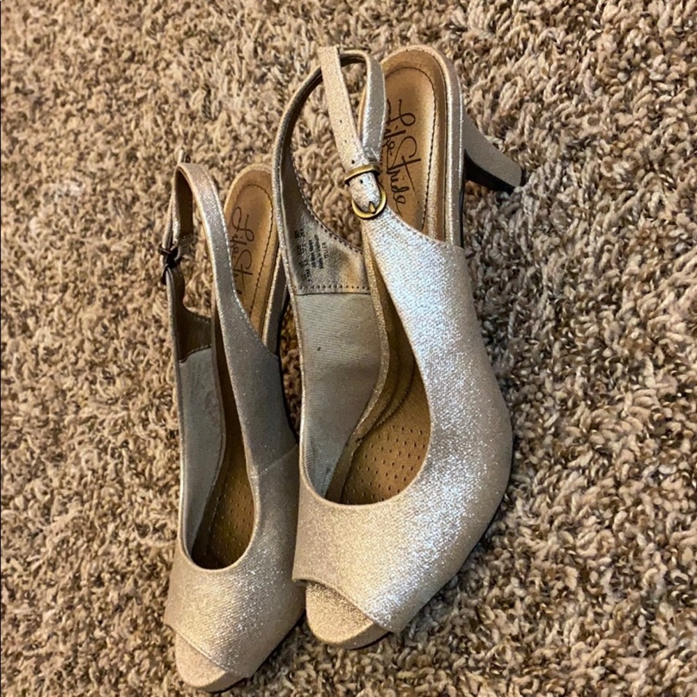 Life Stride Soft System 7.5 gold formal 3in heels